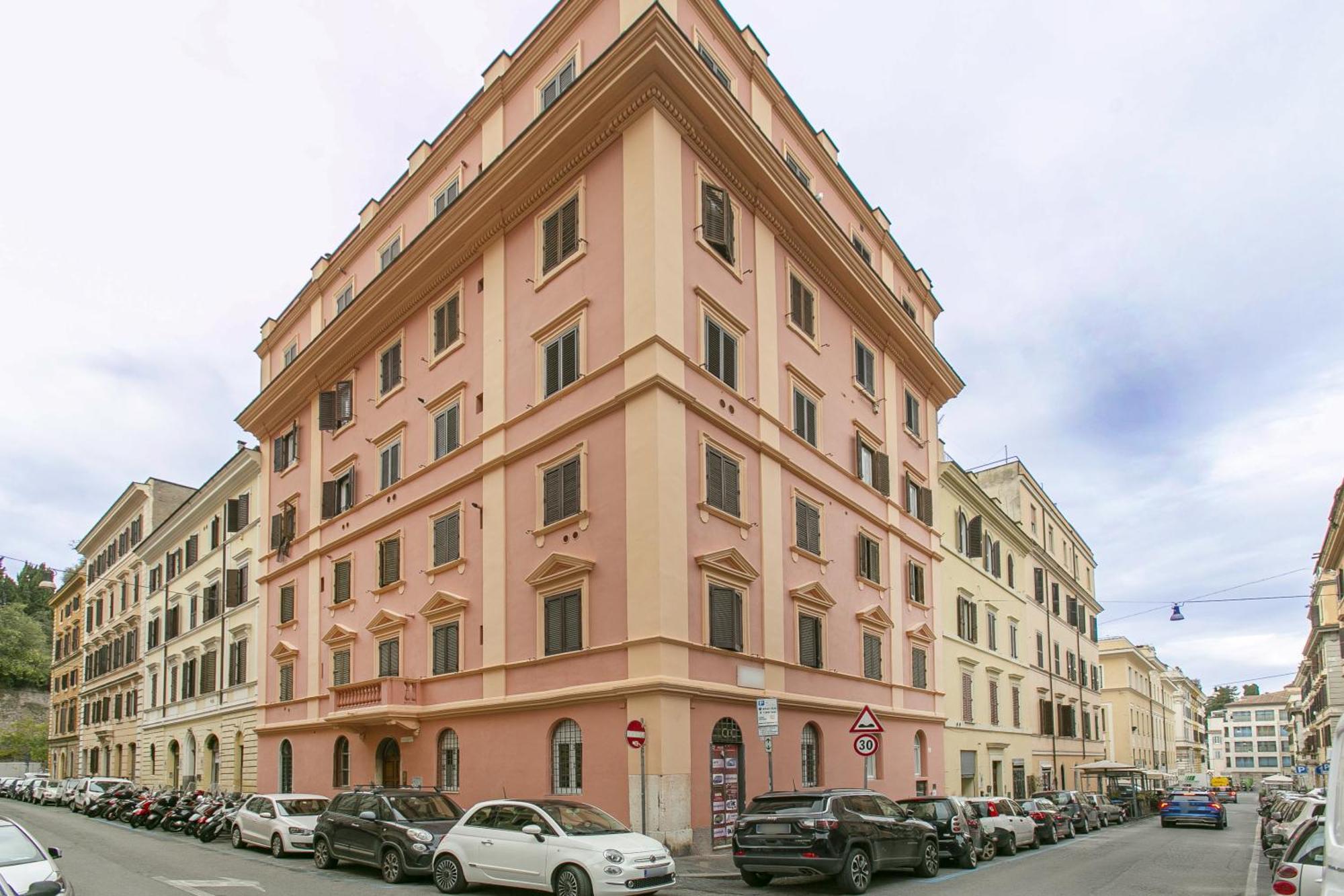 Wwb Colosseo Рим Екстериор снимка